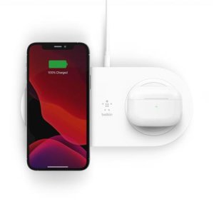 Belkin BOOST CHARGE™ Qi Duální 15W Bezdrátová plochá nabíječka, bílá - VÝPRODEJ